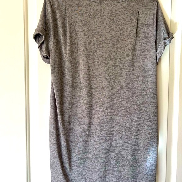 Vince metallic silver grey short sleeve t-shirt, small/medium - Picture 5 of 5